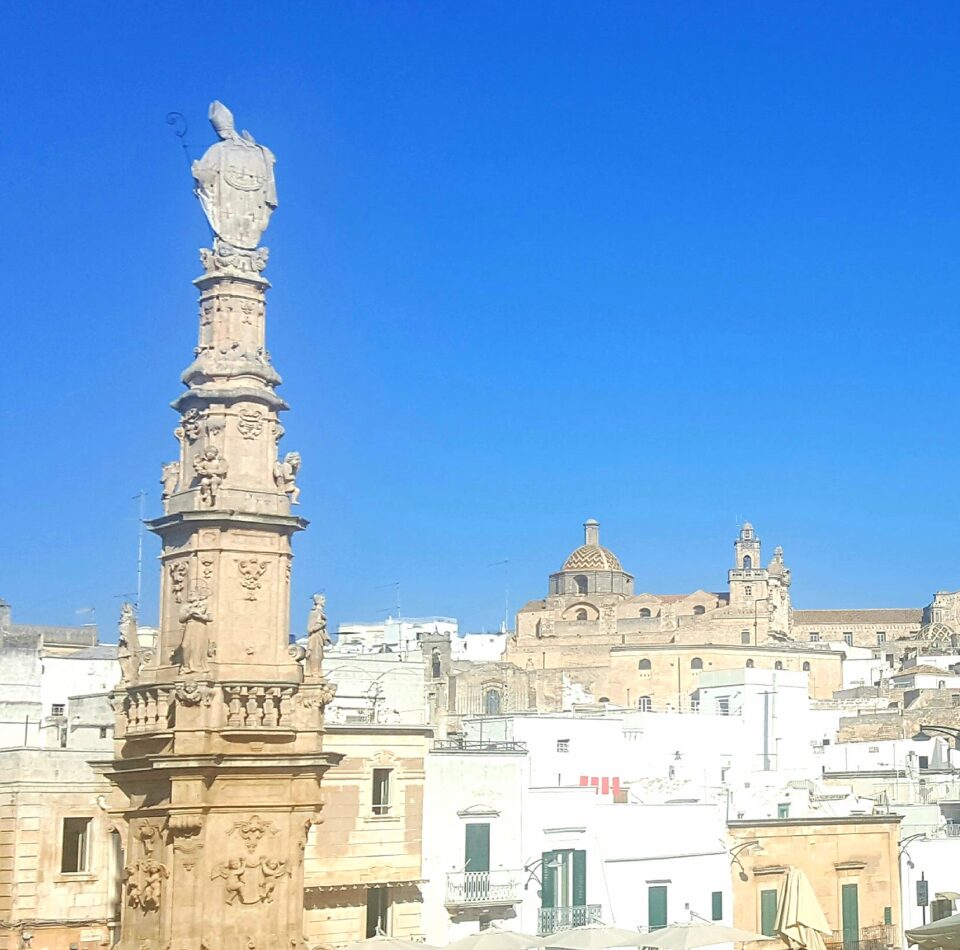 Una giornata a Ostuni con i bambini veduta su Ostuni