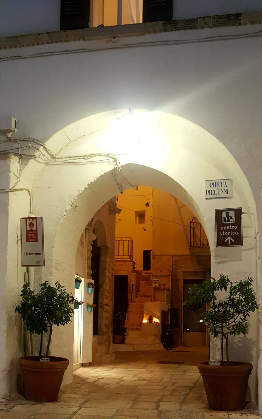 Porta d'ingresso al centro storico di Cisternino