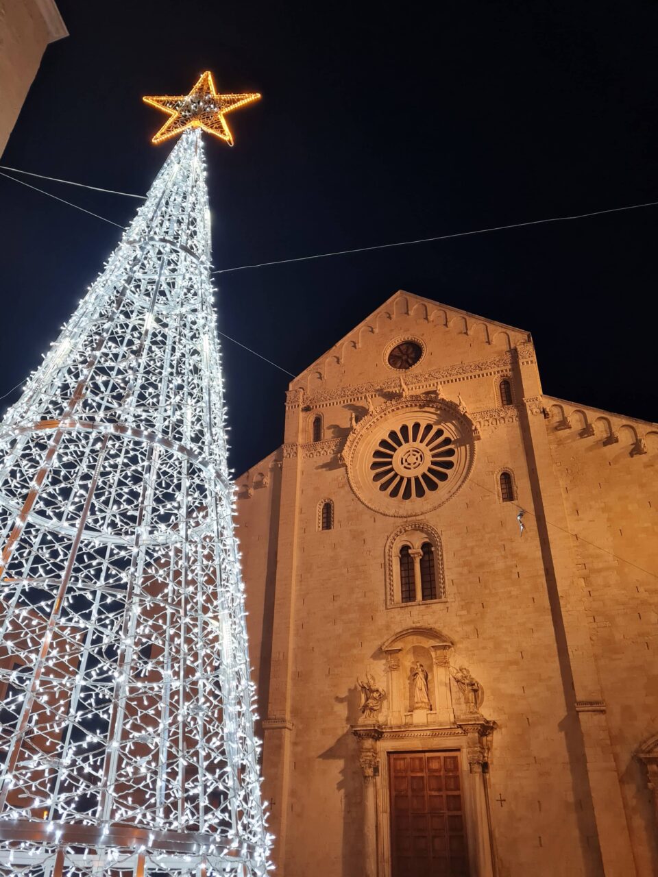 La semplice eleganza romanica della cattedrale di Bari