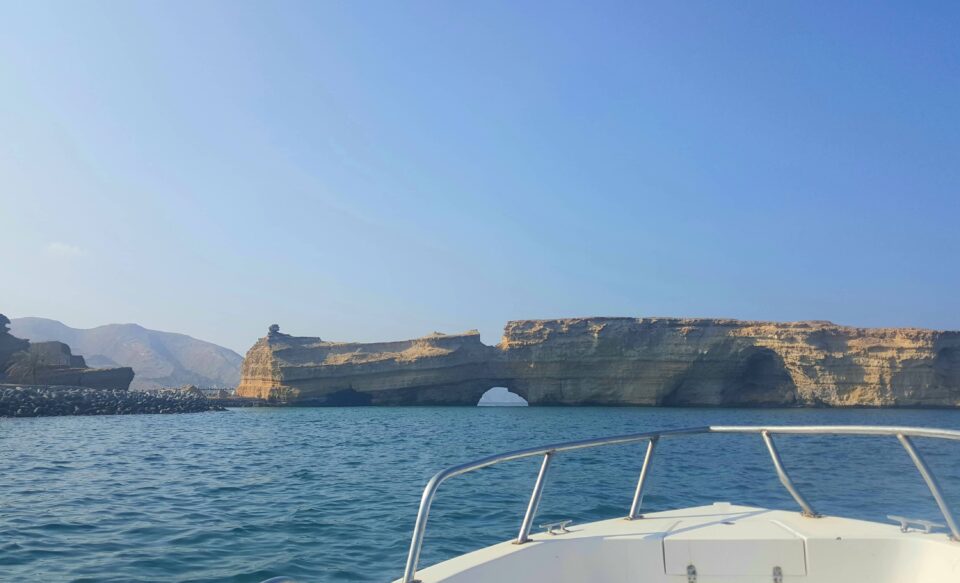 Escursione in barca da Muscat tra snorkeling e paesaggi mozzafiato