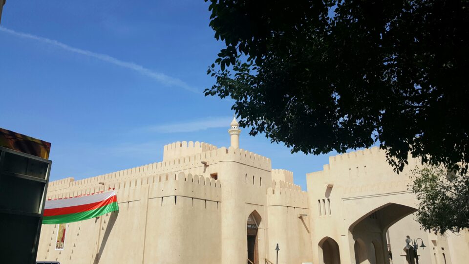 Una delle escursioni consigliate da Muscat è quella alle possenti fortezze omanite