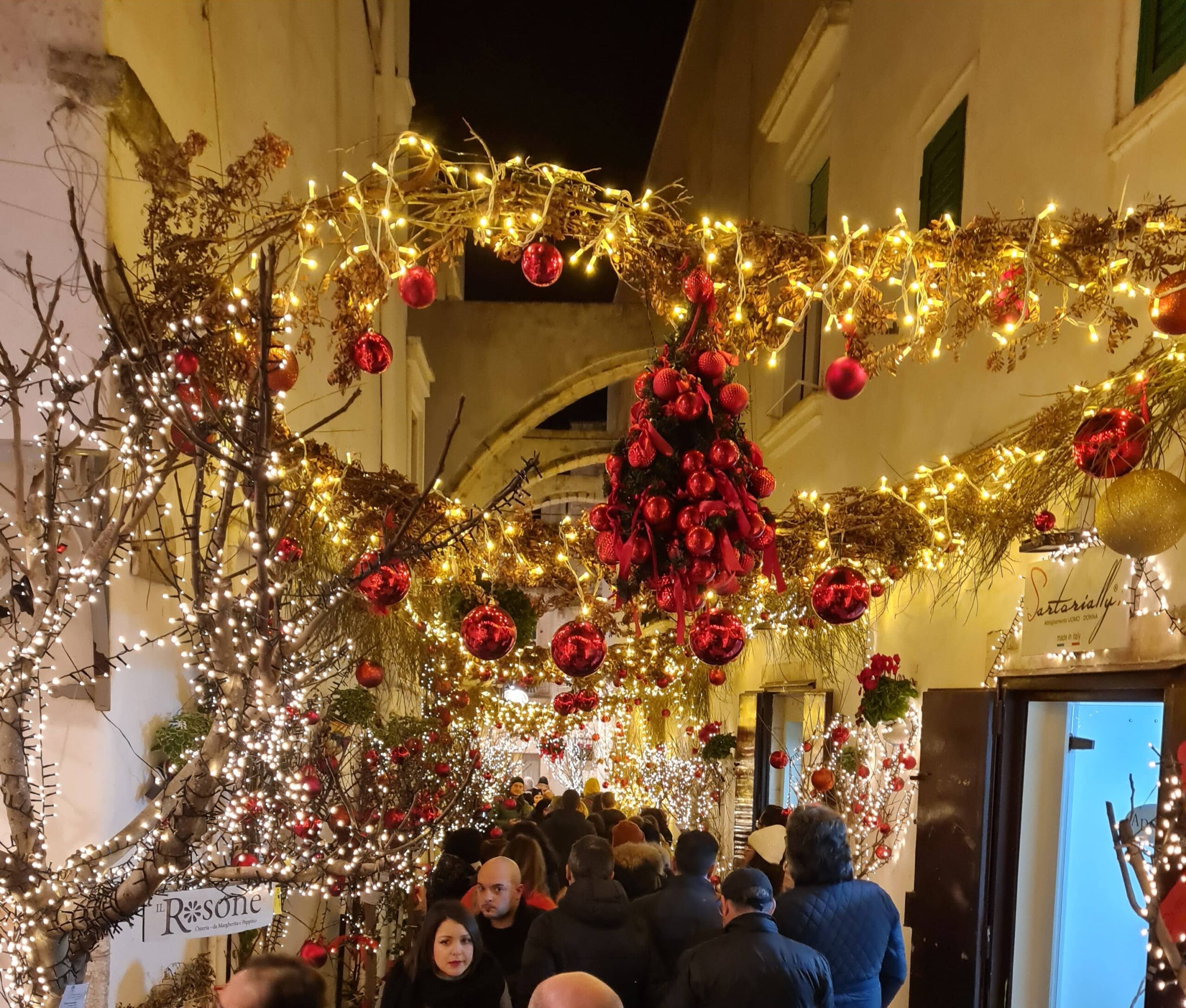 Locorotondo alleys at Christmas, beloved by children