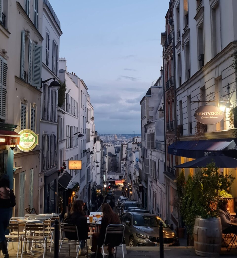 Vista panoramica da Montmartre, un quartiere in cui è più economico dormire a Parigi