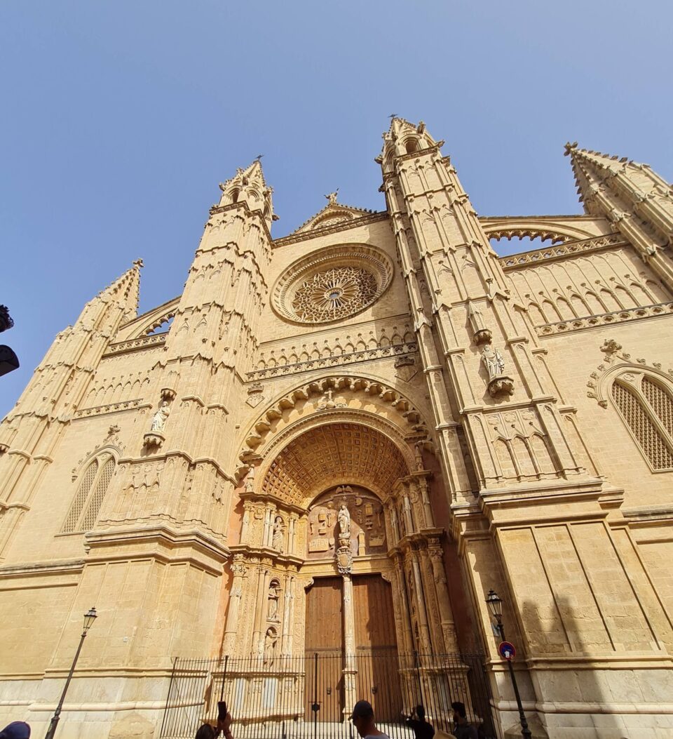La maestosità della Cattedrale lascerà sbalorditi i bambini che visitano Palma di Maiorca